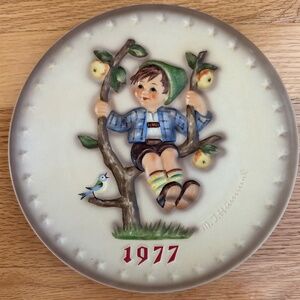 1977 Annual Hummel Plate MJ Hummel Boy in Apple Tree